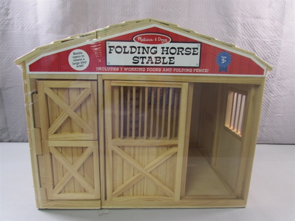 MELISSA & DOUG FOLDING HORSE STABLE