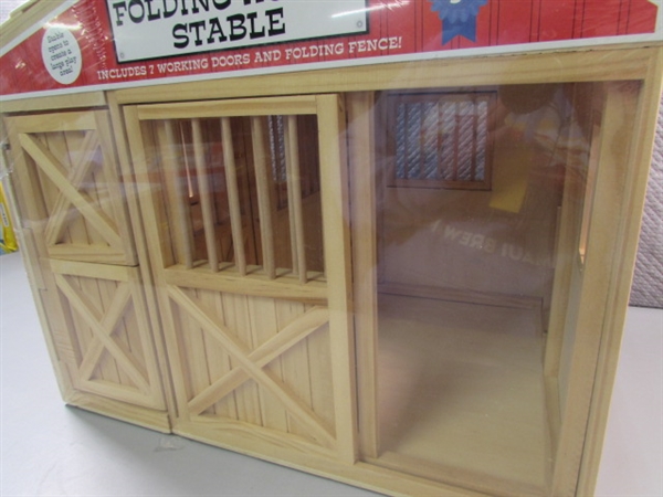 MELISSA & DOUG FOLDING HORSE STABLE