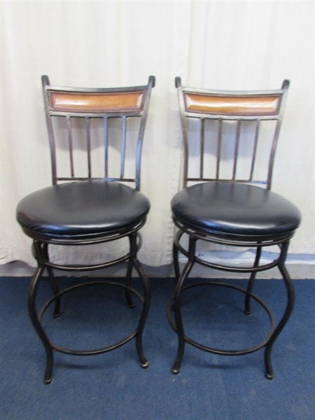 PAIR OF METAL W/UPHOLSTERED SEAT BAR STOOLS