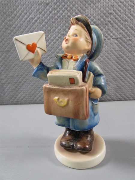 POSTMAN HUMMEL FIGURINE