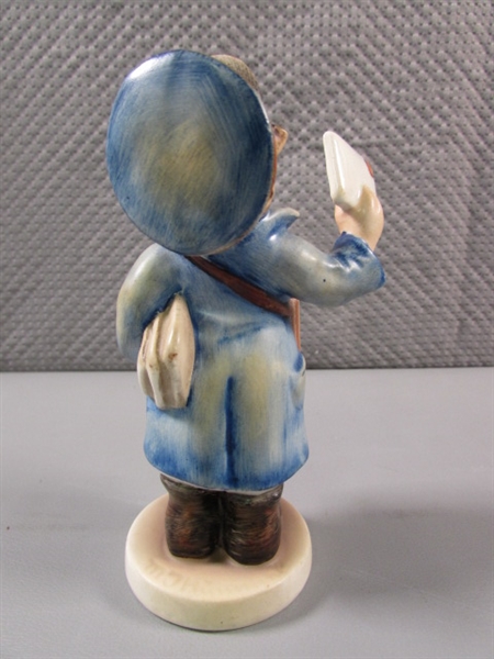 POSTMAN HUMMEL FIGURINE