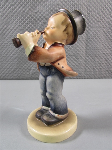 SERENADE HUMMEL FIGURINE