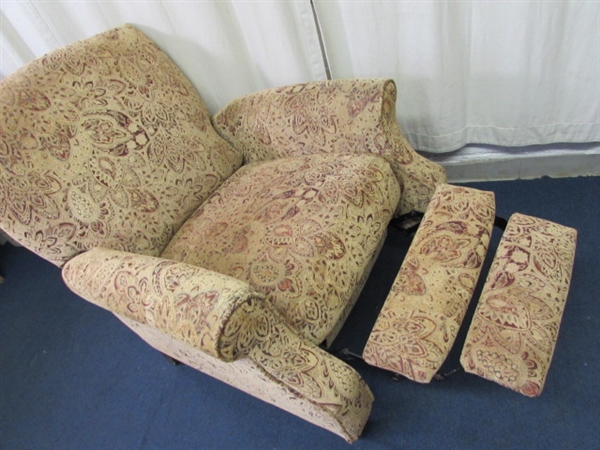 RECLINING UPHOLSTERED CHAIR