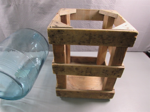 5-GALLON GLASS WATER BOTTLE W/WOODEN CRATE