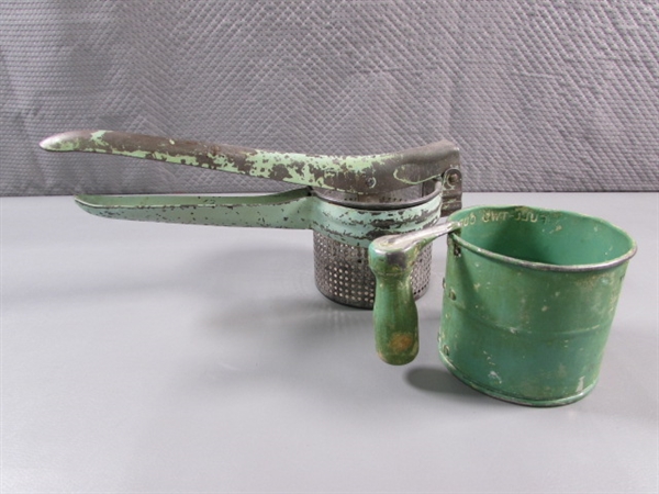 VINTAGE RICER & SIFTER
