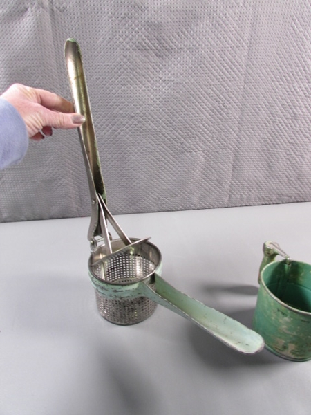 VINTAGE RICER & SIFTER