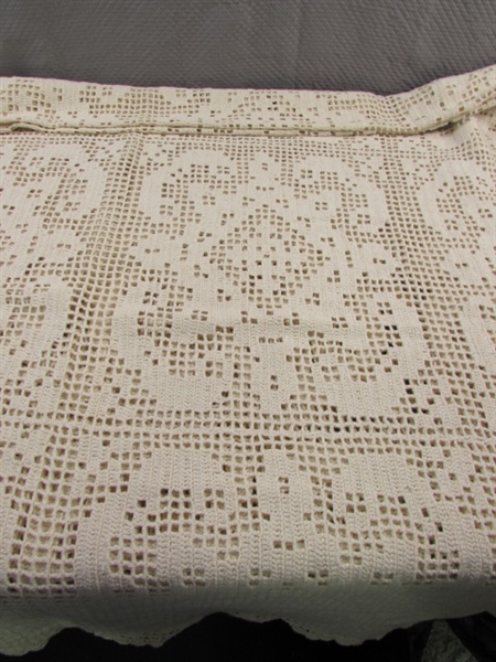 HAND CROCHETED 80 X 80 COTTON BEDSPREAD/TABLE COVER