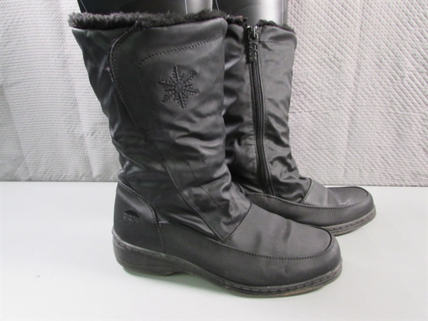LADIES SZ 8 TOTES BOOTS & HEAVY WINTER GLOVES