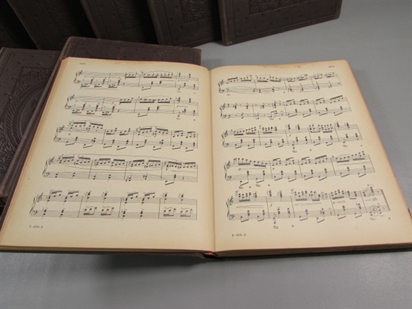 ANTIQUE 1925 'THE INTERNATIONAL LIBRARY OF MUSIC BOOKS