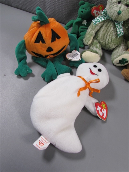 TY BEANIE BABIES - HOLIDAY