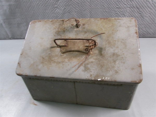 METAL BOX W/CLAMPS