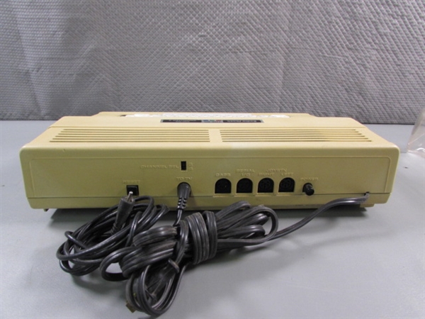 RADIO SHACK TRS-80 COLOR COMPUTER 2