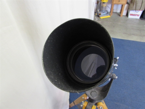 TELESCOPE WITH STAND