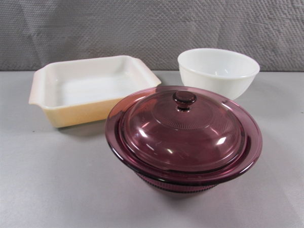 VISIONS CASSEROLE W/LID, FIRE KING BROWNIE PAN & BOWL