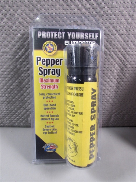 PROTECTIVE CASE & 2 NEW PACKAGES PEPPER SPRAY