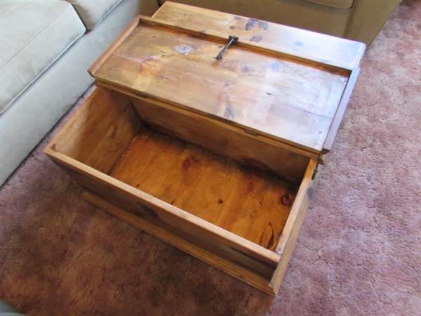 DUAL COMPARTMENT COFFEE TABLE