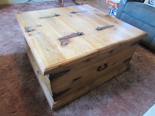 DUAL COMPARTMENT COFFEE TABLE