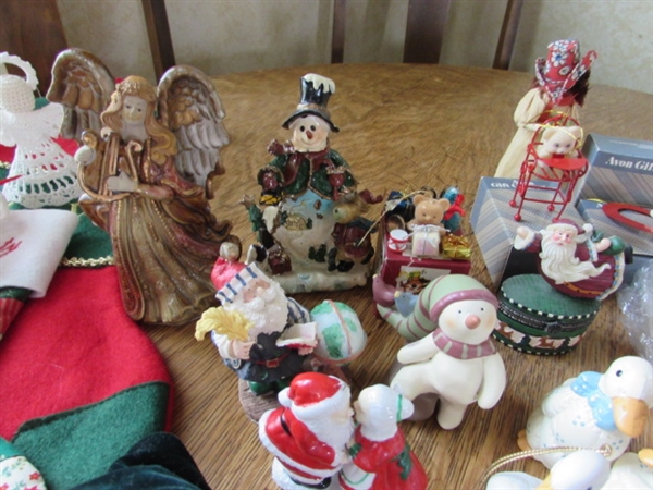 LARGE LOT OF ORNAMENTS