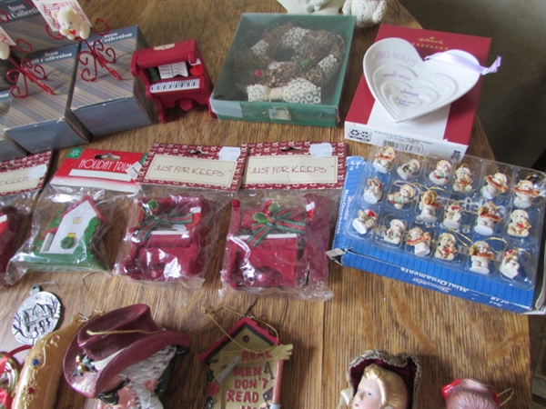 LARGE LOT OF ORNAMENTS