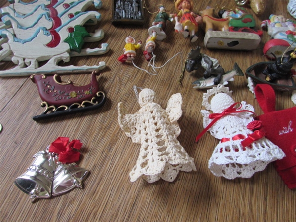 LARGE LOT OF ORNAMENTS