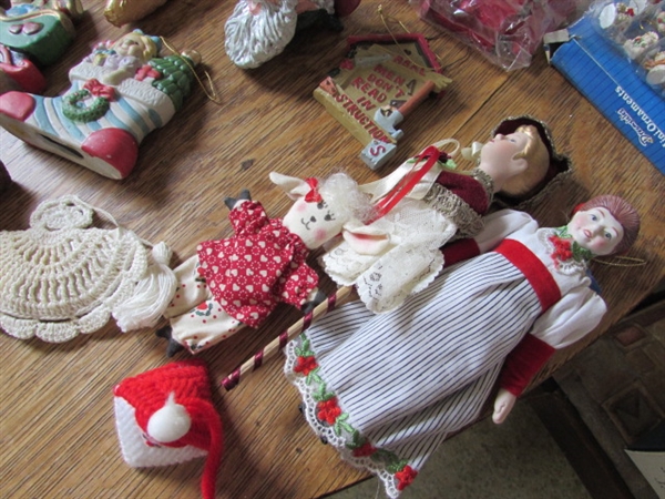 LARGE LOT OF ORNAMENTS