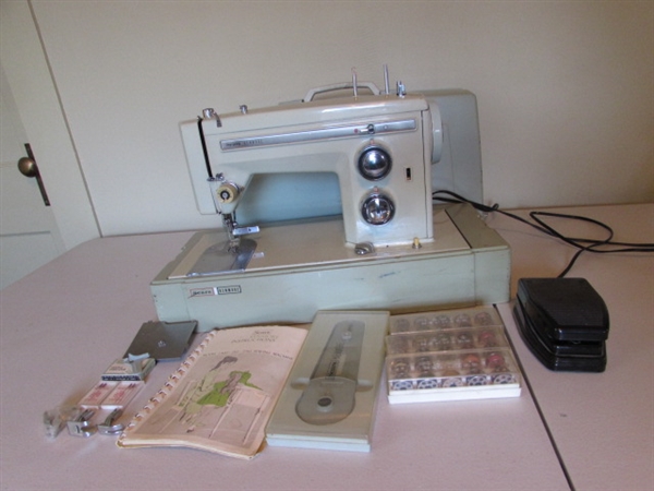 VINTAGE KENMORE SEWING MACHINE IN CASE - WORKS