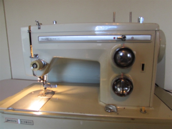 VINTAGE KENMORE SEWING MACHINE IN CASE - WORKS