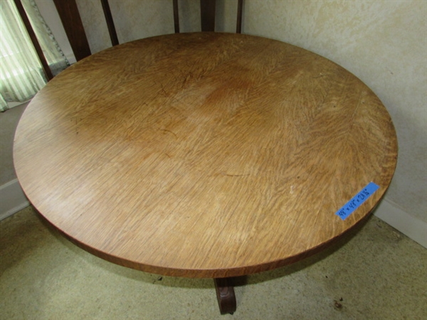 VINTAGE OAK DINING TABLE WITH 5 CHAIRS