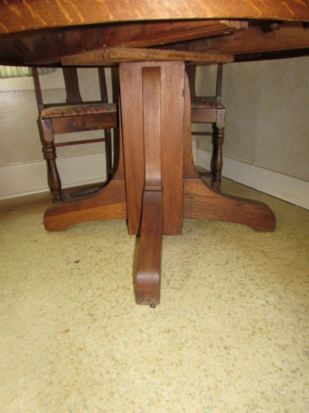 VINTAGE OAK DINING TABLE WITH 5 CHAIRS