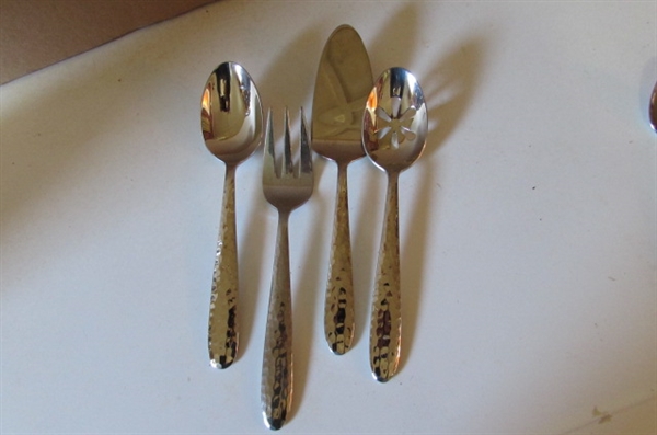 CAMBRIDGE STAINLESS FLATWARE SET