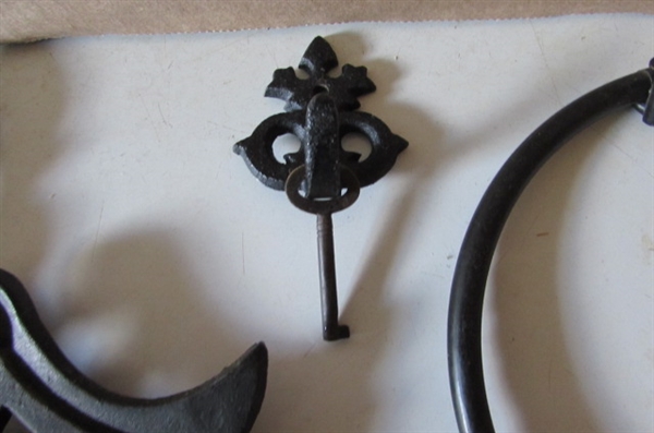 CAST IRON KITCHEN DECORATIONS