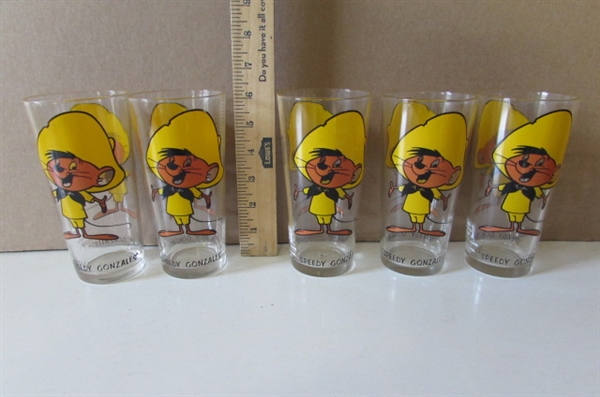 VINTAGE WILE E COYOTE AND SPEEDY GONZALES GLASSES