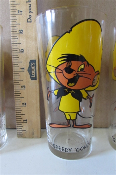 VINTAGE WILE E COYOTE AND SPEEDY GONZALES GLASSES