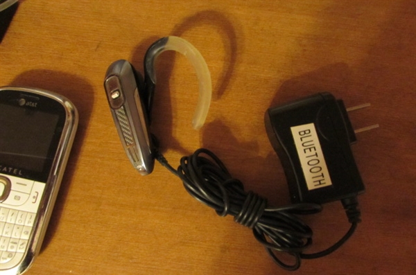 PHONES & ACCESSORIES