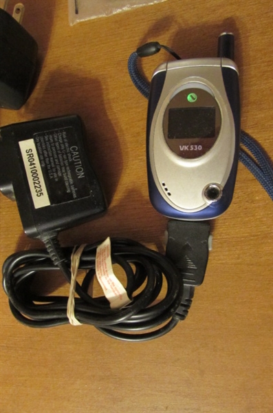 PHONES & ACCESSORIES