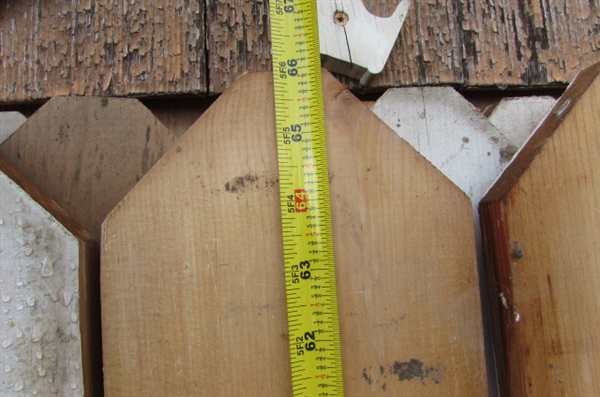 20 - 5.5' PINE BOARDS & SMALL BOARDS