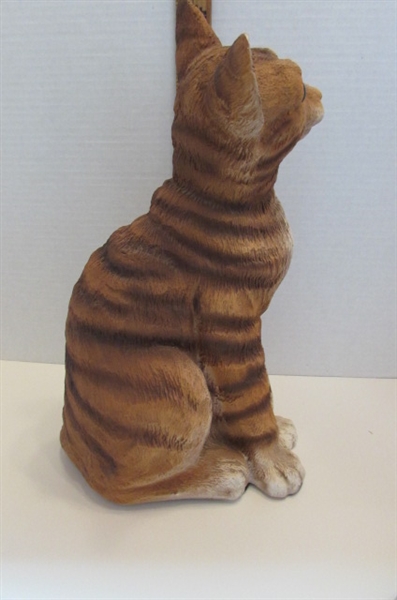 LIFE SIZE CAT FIGURINE AND PLATE