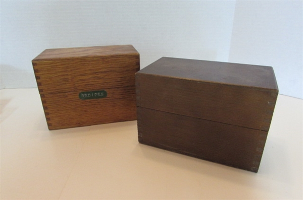 RECIPE BOXES AND BOOKS