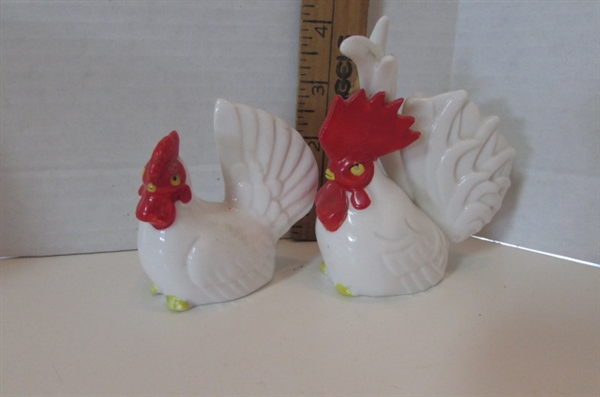 VINTAGE KITTY KAT AND BIRD SALT AND PEPPER SHAKERS