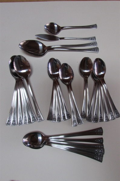 FLATWARE WITH FLORAL PATTERN