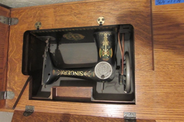 SINGER SEWING MACHINE IN CABINET