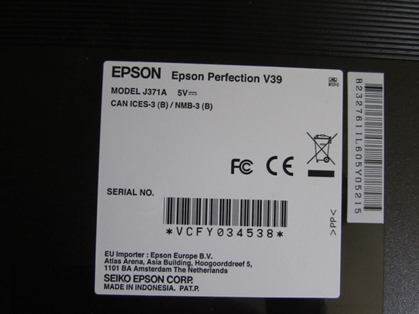 EPSON PERFECTION V39 SCANNER AND SUPPLY OF WRITABLE CD-DVD'S, SLEEVES AND SLIM CASES