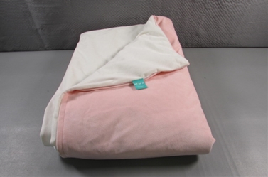 SMALL REVERSIBLE PINK & WHITE WEIGHTED BLANKET
