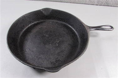 #8 CAST IRON FRYING PAN