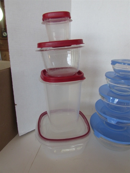 GLASS MIXING BOWLS, MEASURING CUPS AND HAND MIXER