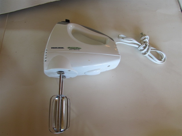 GLASS MIXING BOWLS, MEASURING CUPS AND HAND MIXER