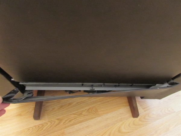 LAZYBOY LEATHER ROCKING/RECLINER