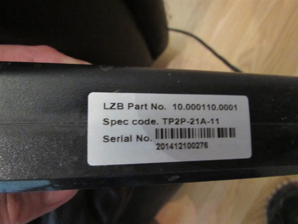 LAZYBOY LEATHER ROCKING/RECLINER