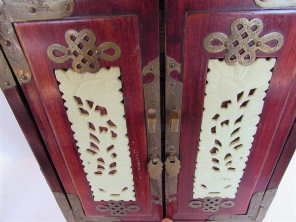 ASIAN JEWELRY BOX, ANTIQUE NIPPON VASE WITH DECOR