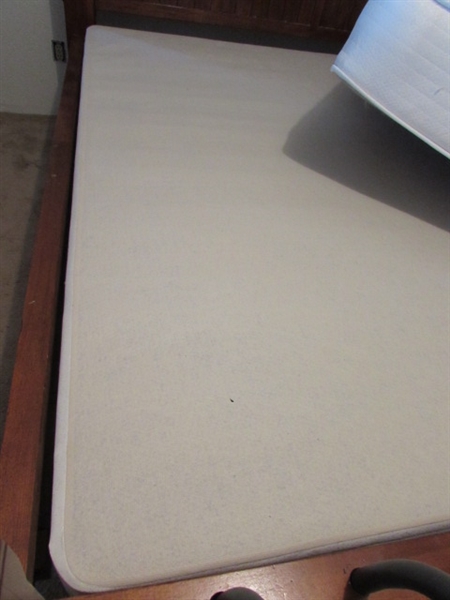 SIMMONS DEEP SLEEP PILLOW TOP MATTRESS AND BOX SPRING WITH QUEEN SIZE HEADBOARD AND FRAME.